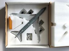 JC Wings XX2744 United Airlines Boeing 747-400 N178UA Diecast 1:200 in Box picture