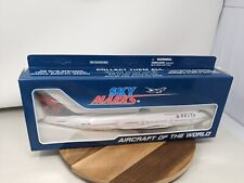 1/200 SKYMARKS DELTA AIRLINES BOEING B747-400 W/GEAR AIRCRAFT MODEL Open Box picture