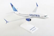 SKYMARKS (SKR1028) UNITED AIRLINES 737-800 1:130 SCALE PLASTIC SNAPFIT MODEL picture
