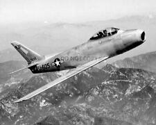 NORTH AMERICAN F-86 SABRE IN FLIGHT, CIRCA 1951 - 8X10 PHOTO (MW519) picture
