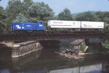CONRAIL   9531  SW1500  NEAT VIEW WITH TRAILERS  @ ALLENTOWN, PA 1986 35MM SLIDE picture