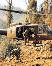 Huey Helicopter drops members 101st Airborne Division 8x10 Vietnam War Photo 973 picture