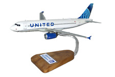 United Airlines Airbus A320-200 New Livery Desk Display Model 1/100 SC Airplane picture