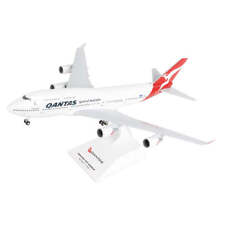 Skymarks SKR1064 Qantas Airways B747-400 Final Flight Desk 1/200 Model Airplane picture