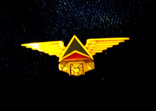 Delta airlines service award pin, w 3 clear stones maybe diamonds, 35 years, 10k picture
